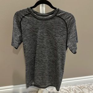 Men’s Lululemon Metal Vent Short Sleeve Shirt